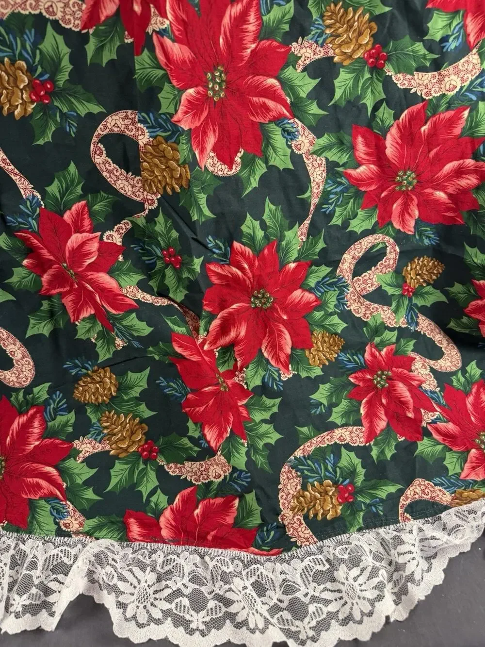Homemade Oval fabric Christmas Tablecloth Poinsettias Holly Lace 78